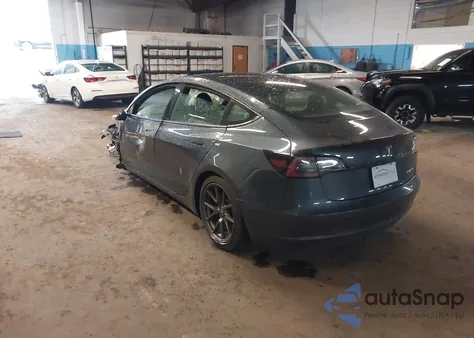 2021 Tesla Model 3 Long Range Dual Motor All-Wheel Drive z USA, uszkodzony, nr VIN 5YJ3E1EB1MF014821